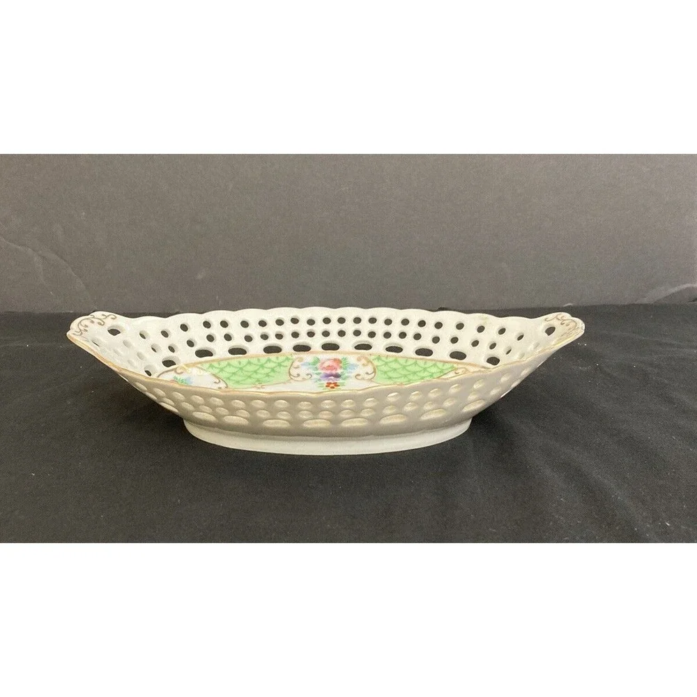 Unmarked vintage reticulated